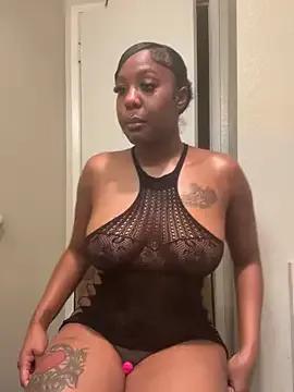 ObsessedWLyla on StripChat