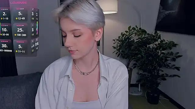OdelynaAsp on StripChat