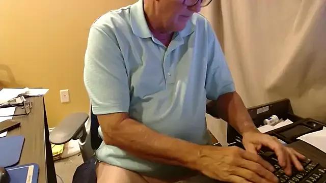 olderandwiser2 on StripChat
