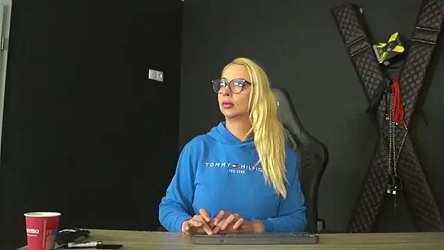 OliviaSmith on StripChat