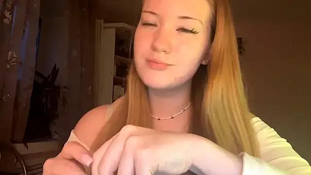 PandaFluff on StripChat