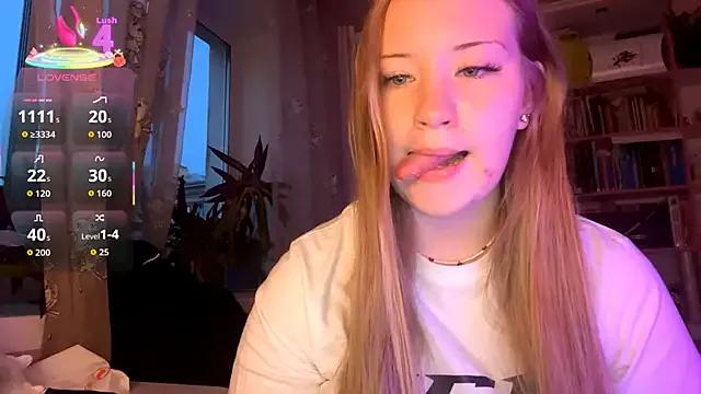 PandaFluff on StripChat