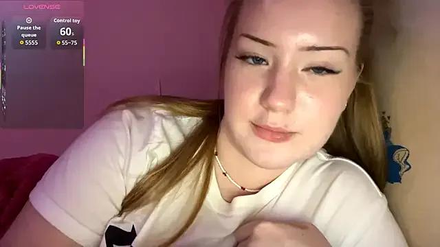 PandaFluff on StripChat