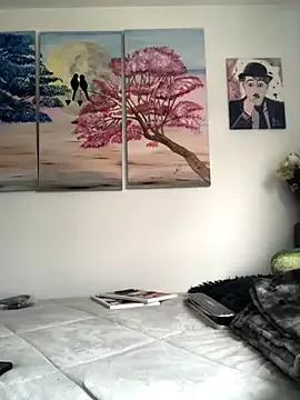 Paris_11 on StripChat