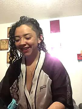 Paris_11 on StripChat