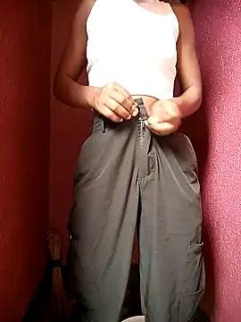 Petite_li on StripChat