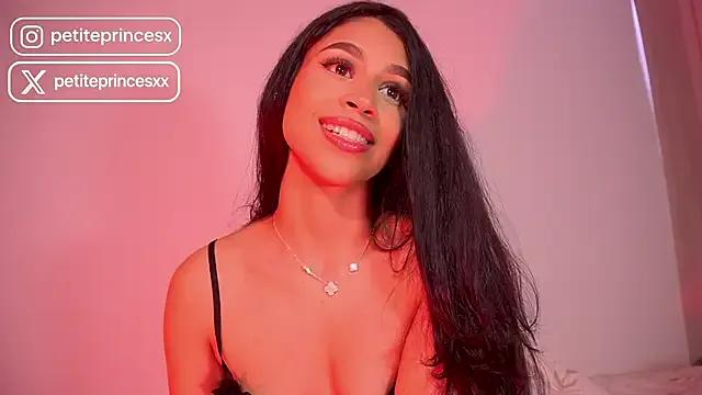 petitevictoria on StripChat