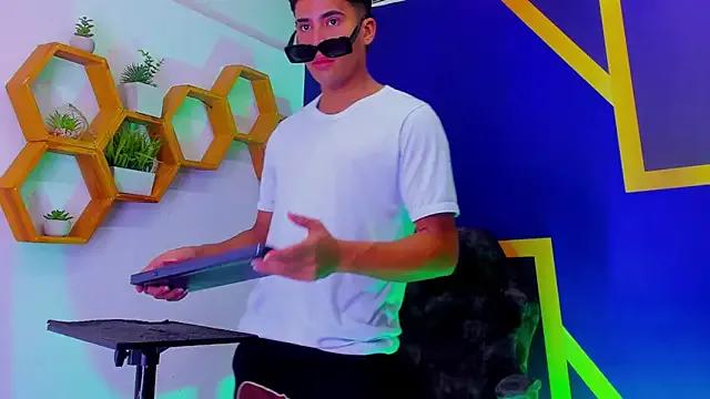 Play_boys_Hot2 on StripChat