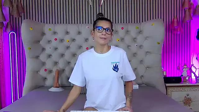 PlayfulShow on StripChat