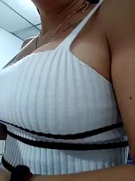 Queen_lorena on StripChat