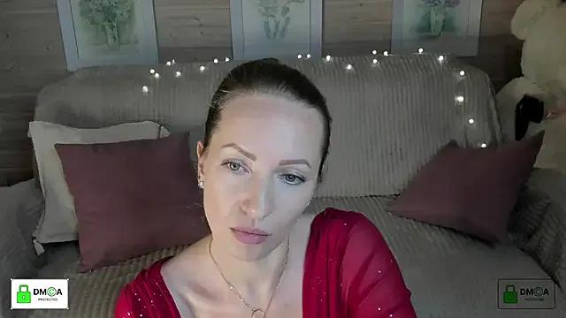 Queenymel on StripChat