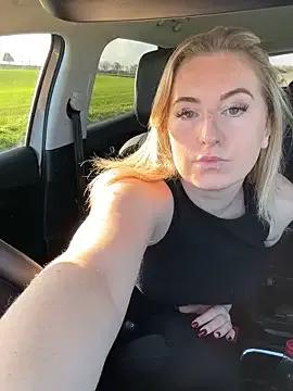 RebeccaSquirtsXXX on StripChat