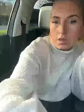 RebeccaSquirtsXXX on StripChat