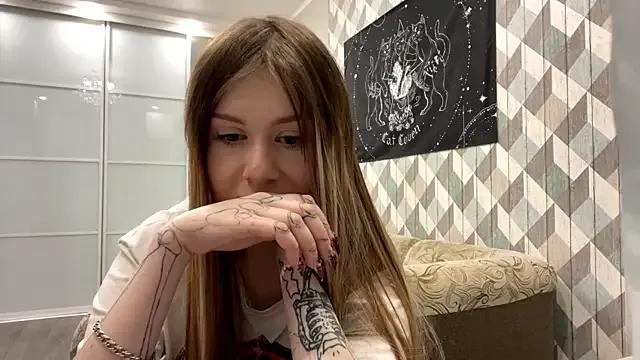 RebelKitsune on StripChat