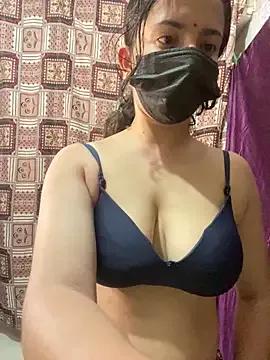 Red_Queen_11 on StripChat