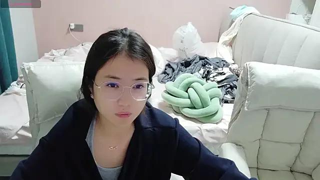 redrose520 on StripChat