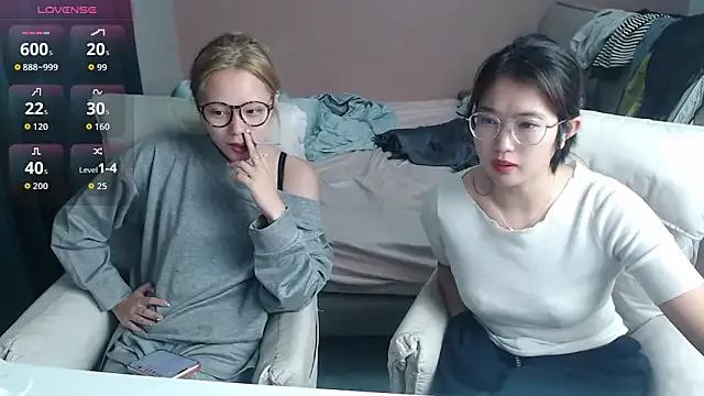 redrose520 on StripChat