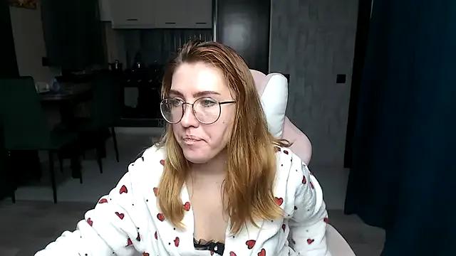 Reginasmilee — NAKED