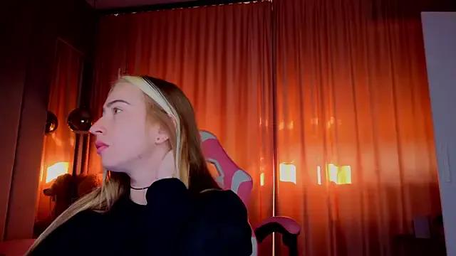 Reina_Cummings on StripChat