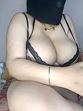 Rihaamm on StripChat