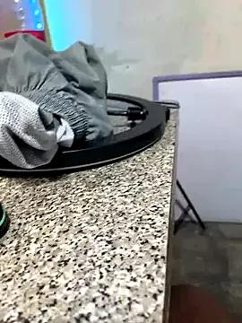 roman_and_jessie on StripChat