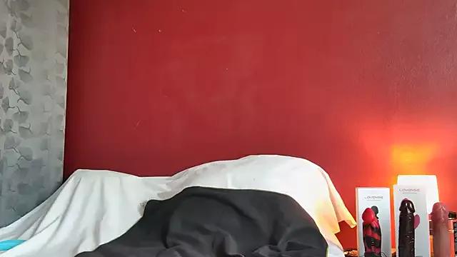 rosesdesiles on StripChat