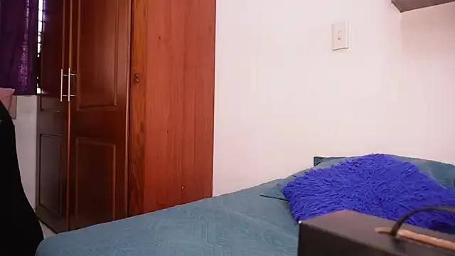 rousse_coup on StripChat