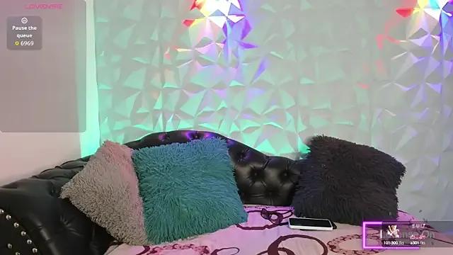 SabinaDeluxe_cg on StripChat