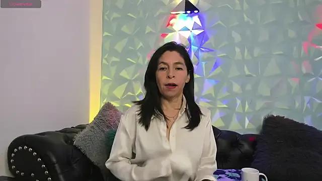 SabinaDeluxe_cg on StripChat