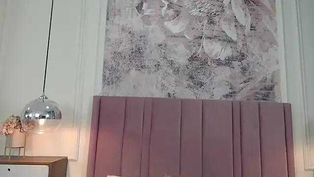 SabrinaDevill on StripChat