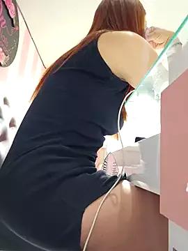 sandy_y on StripChat