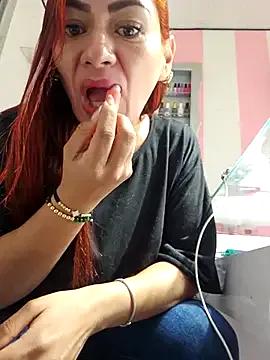 sandy_y on StripChat