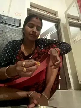 Sapnahot34 on StripChat