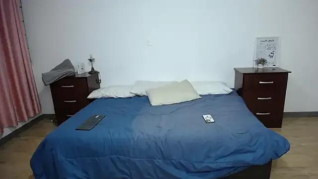 Sarabubbie on StripChat