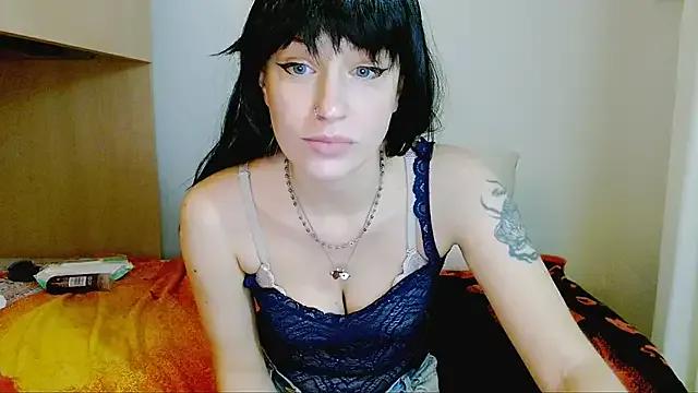 SatinQueen90 on StripChat