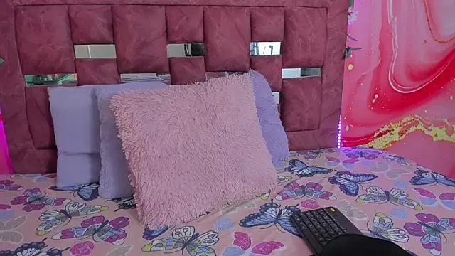 scarlett__evans_ on StripChat