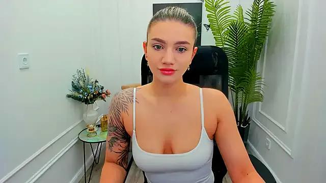 SelenaeMoore — Make me happy