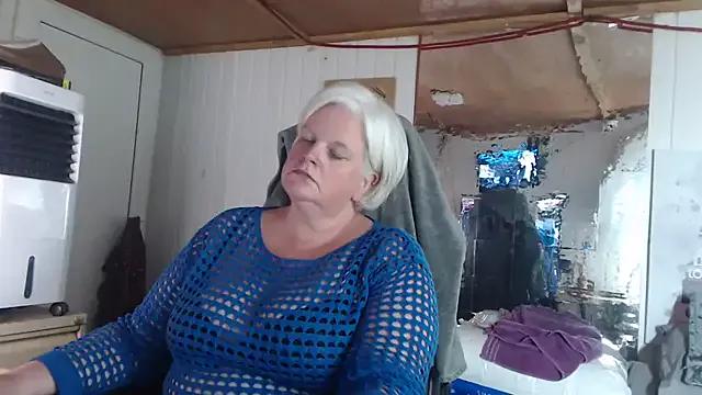 sexychazza16 on StripChat