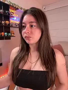 Sharon_07 on StripChat