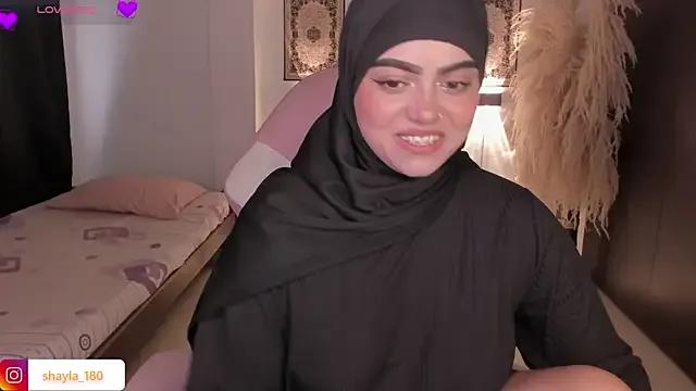 shayla_18 on StripChat