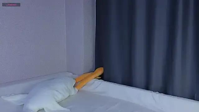 ShizukaBlanche on StripChat