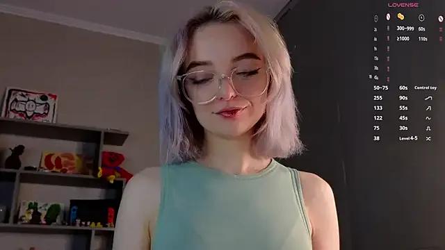 ShizukaBlanche on StripChat