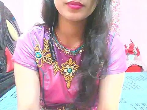 Silver_Queen07 on StripChat