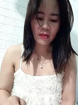 Singlemom69x on StripChat