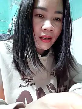 Singlemom69x on StripChat