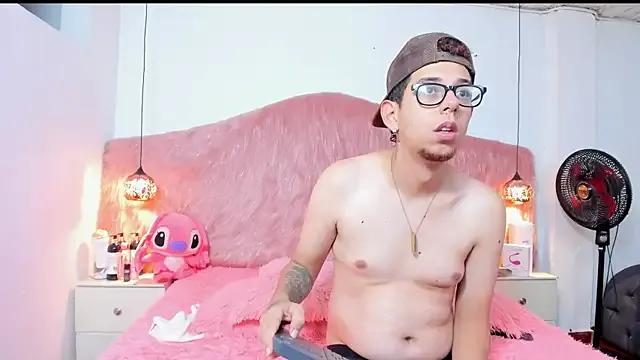 SkarletRuiz on StripChat