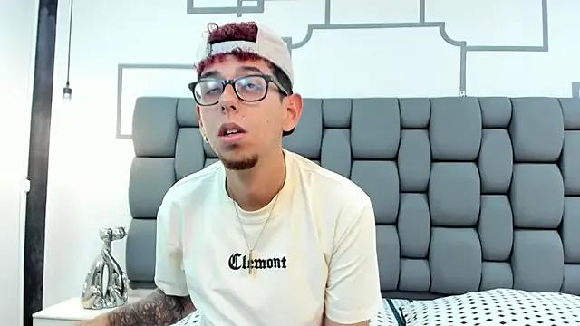 SkarletRuiz on StripChat