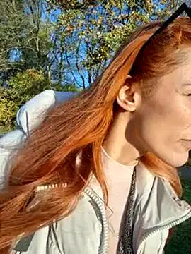 SlimBellaa on StripChat