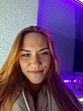 SlimBellaa on StripChat