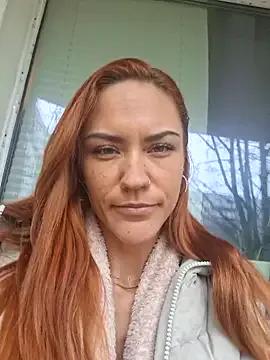 SlimBellaa on StripChat